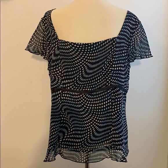 Essentials by Milano blouse  - Picture 4 of 5